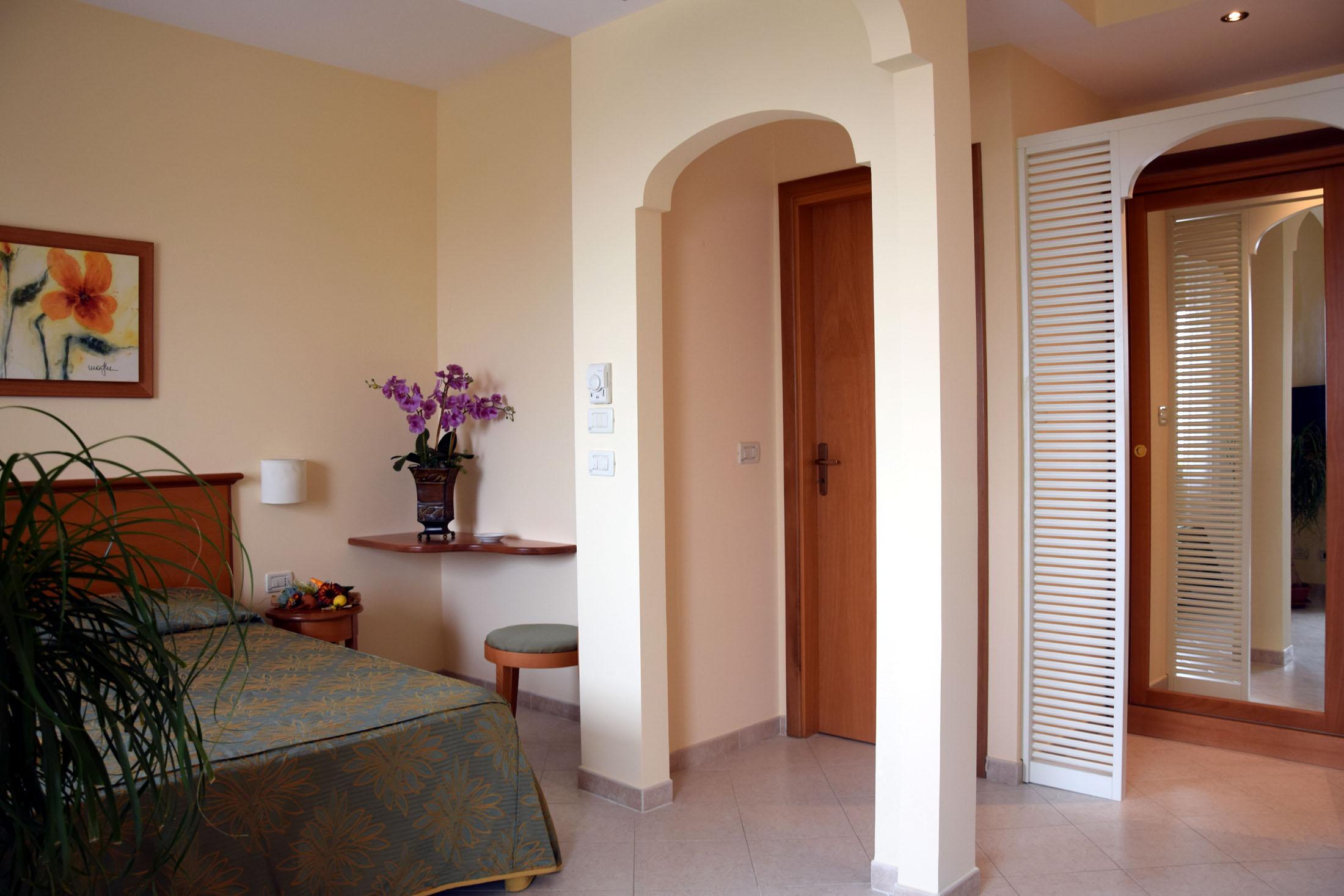 Hotel Tirreno Parghelia Exterior foto