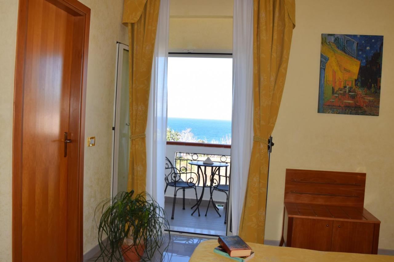 Hotel Tirreno Parghelia Exterior foto