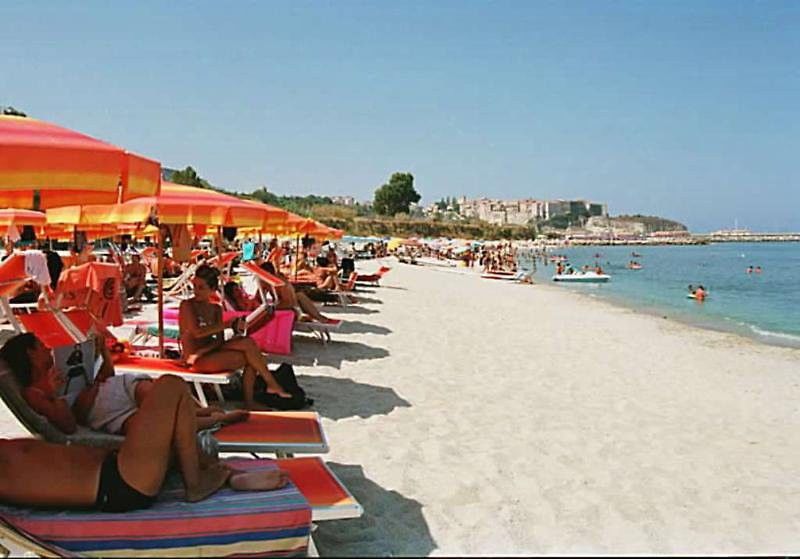 Hotel Tirreno Parghelia Instalações foto