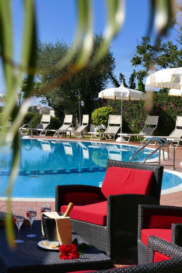 Hotel Tirreno Parghelia Exterior foto