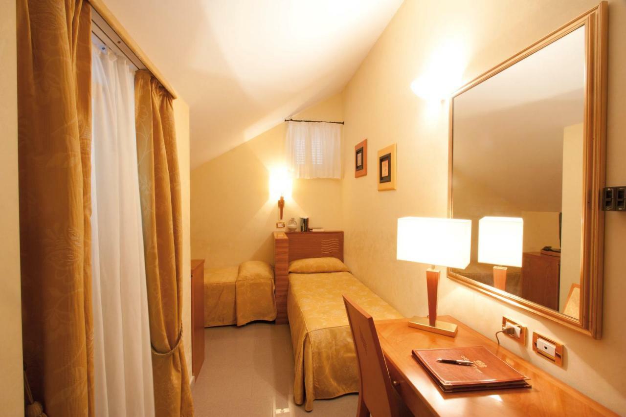 Hotel Tirreno Parghelia Exterior foto